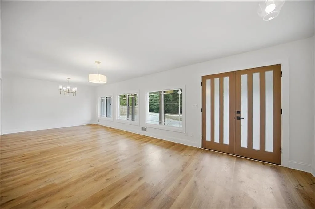 4 bed, 3.0 bath, 2752 sqft, $3,000 — Photo 4