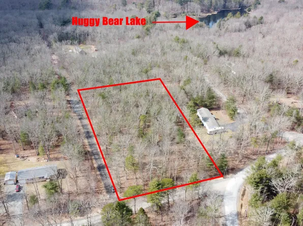 Andrea Ln, Hawley, PA 18428