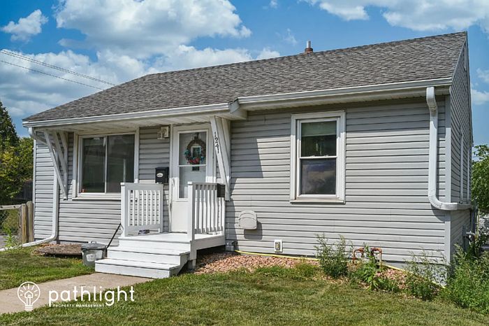 1st image of 1241 Margaret St