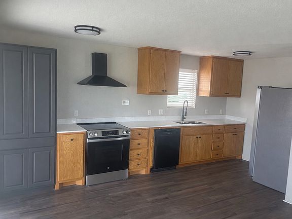 4th image of 605 S Vista Dr