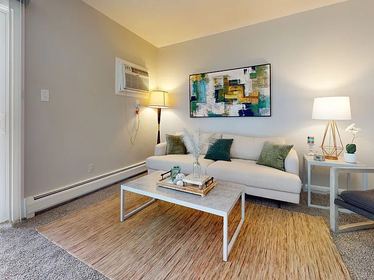 Broadway Crossing Apartments — Photo 25
