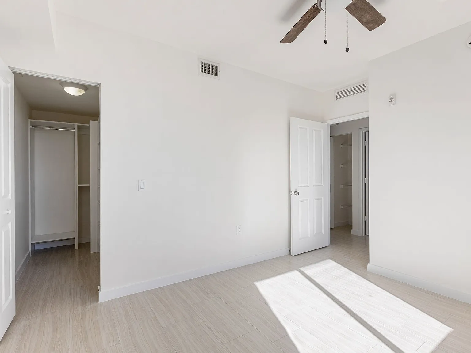 1 bed, 835 sqft, $2,797 — Photo 4