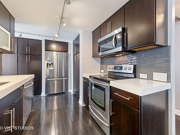4th image of 200 E Delaware Pl APT 11C