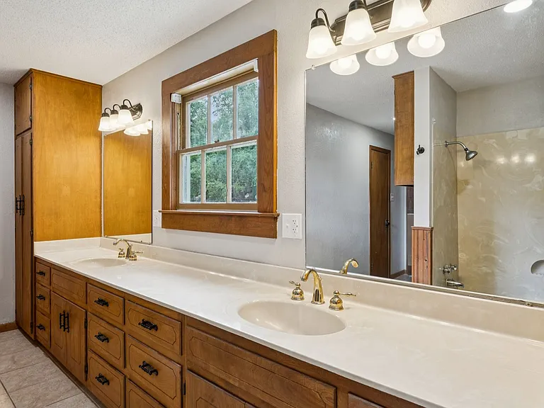 207 S Porter St — Photo 31