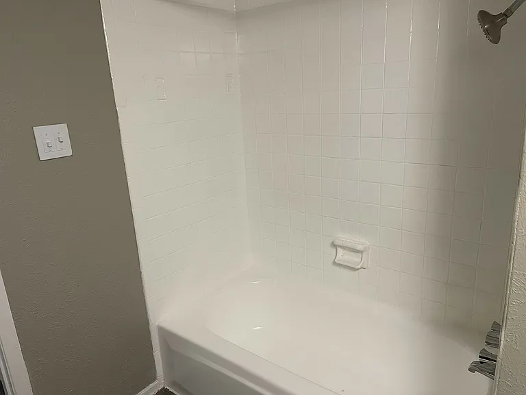 Villa Ladera Apartments — Photo 8