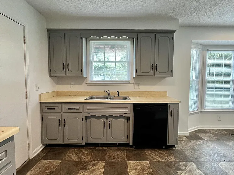 2303 Stokes Rd — Photo 17