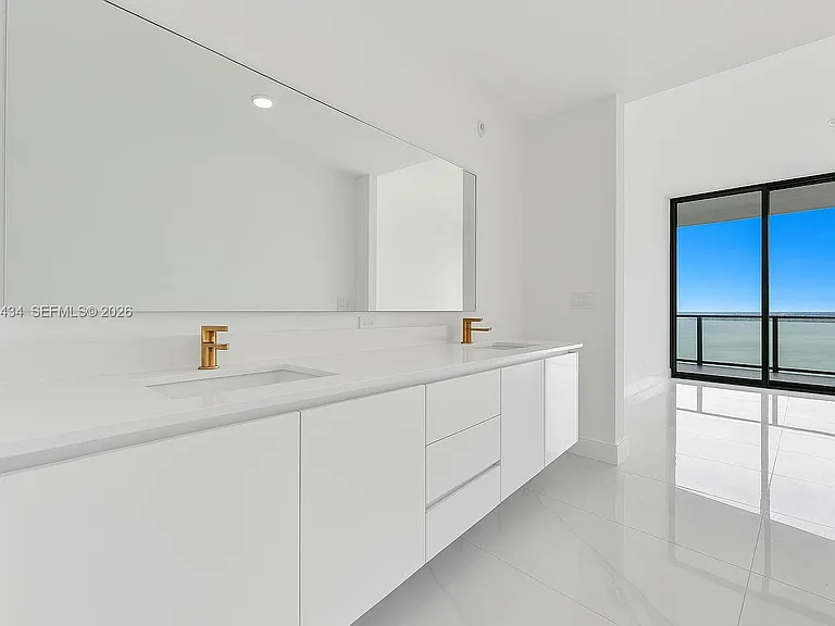 700 NE 24th St #3806 — Photo 17