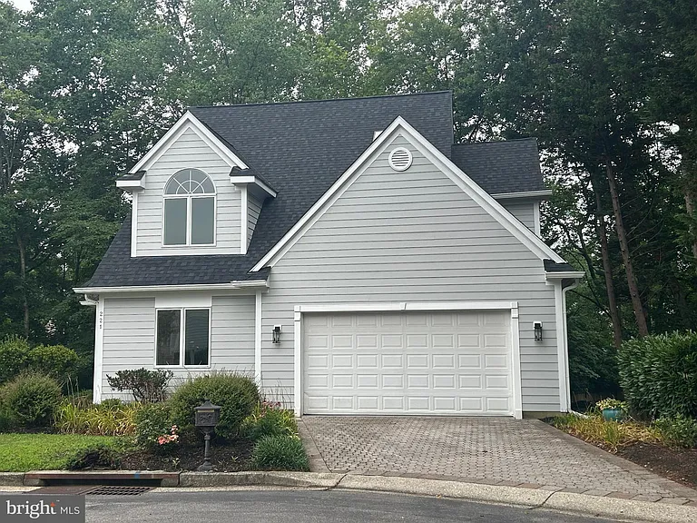 221 Spring Race Ct — Photo 2