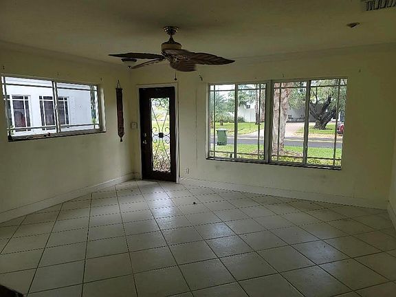 5th image of 48 NE 28 Court