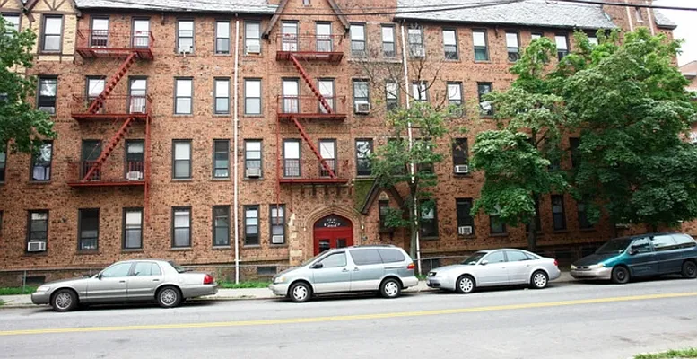 Rented by Metro Park Realty Inc | media 37