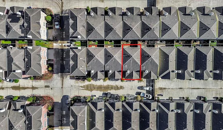 3627 Main Plaza Dr — Photo 32