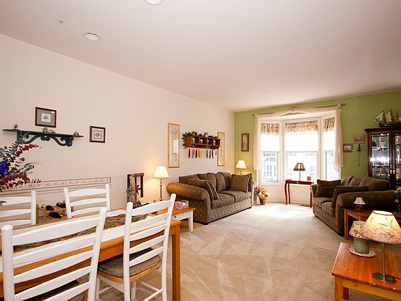 Living Room / Dining Room