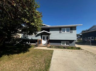 5415 W 46th St, Valleyview, AB T0H 3N0