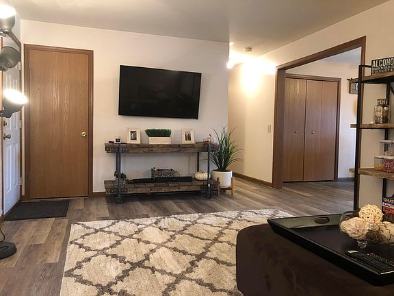 4th image of 604 Kells Ln