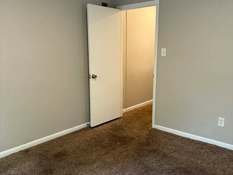 1677 Pine Ave SW — Photo 16