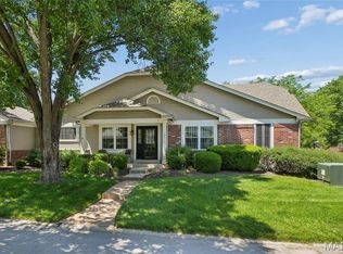 15711 Eldon Ridge Dr, Chesterfield, MO 63017