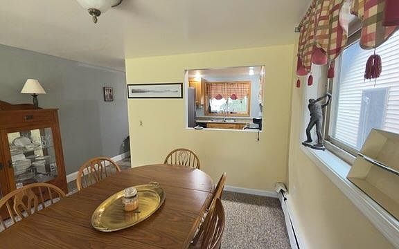 Kitchen/dining room Pass-Thru