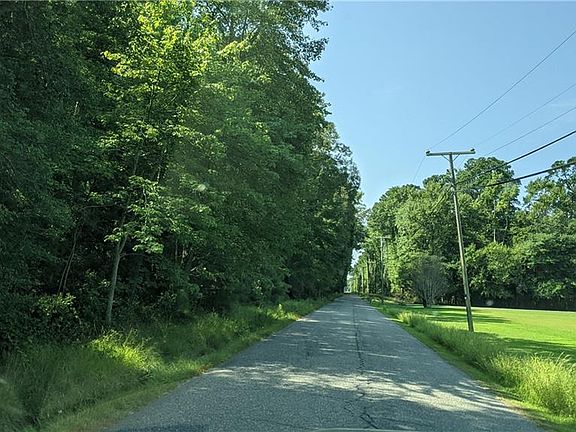 5th image of 18 Chesapeake Dr