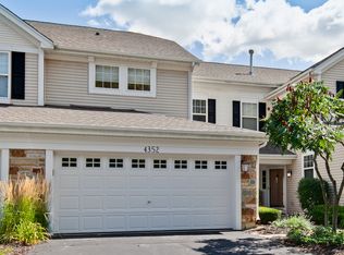 4352 Waters Edge Dr, Island Lake, IL 60042
