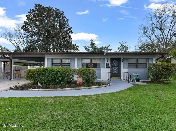 7638 Crest Dr N, Jacksonville, FL 32221