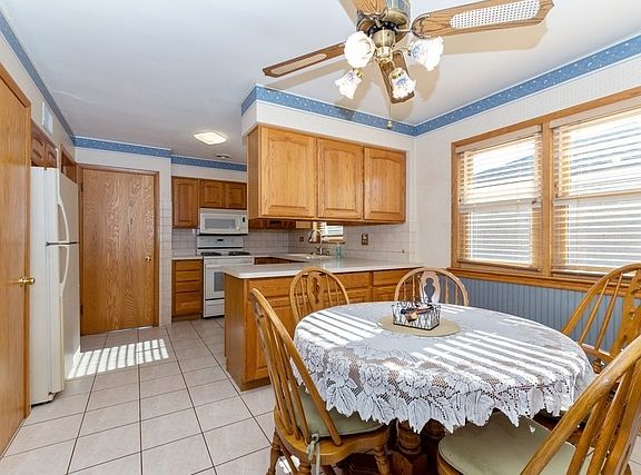 4th image of 9133 S Hamlin Ave