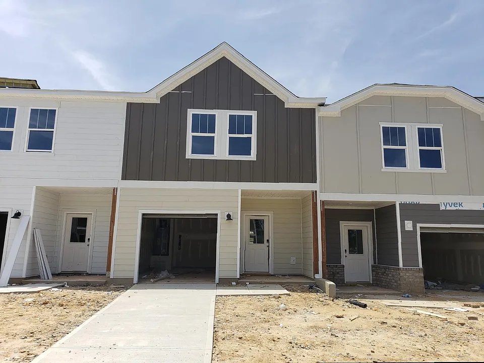 904 Field Ivy Dr