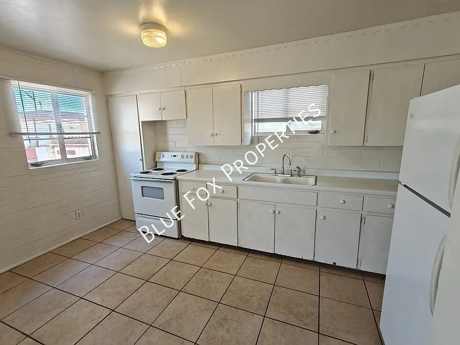1224 N Camilla Boulevard — Photo 3