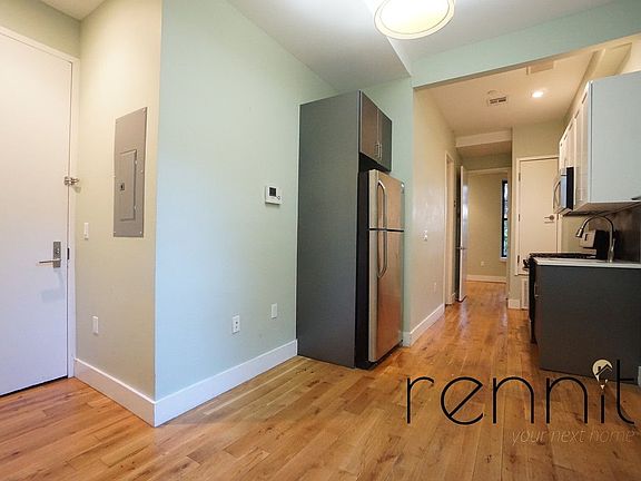 4th image of 865 Greene Ave #202