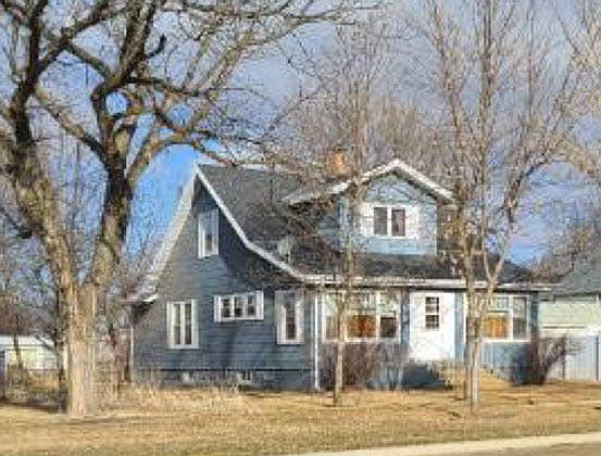 2nd image of 1018 1st Ave W