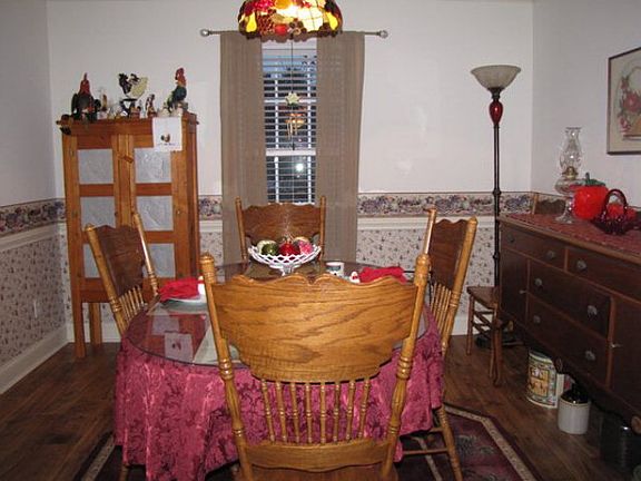 4th image of 133 Robertson Dr