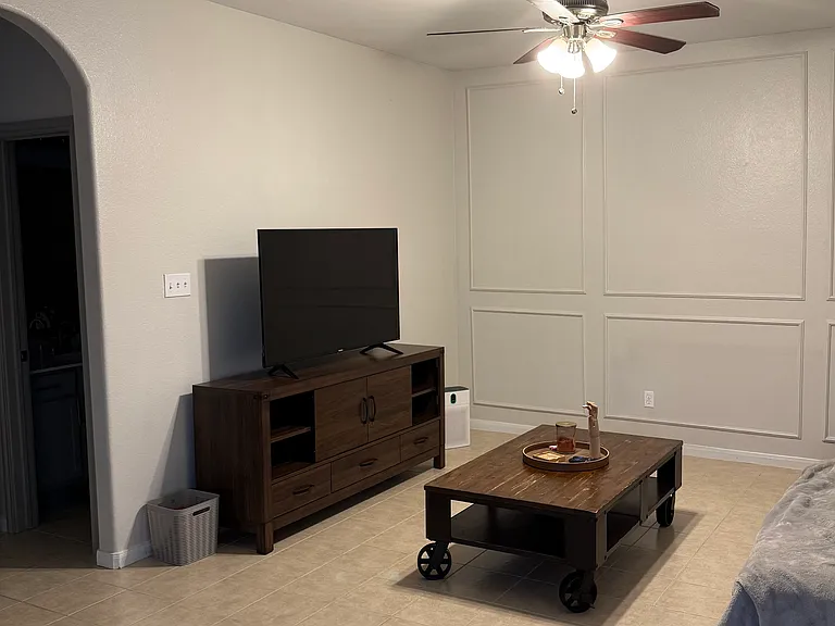 2827 Southampton Way #B — Photo 8