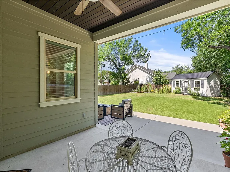 1410 Hart St — Photo 39