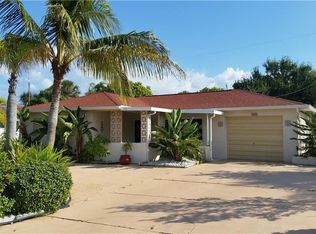 130 Lido Dr, Saint Pete Beach, FL 33706
