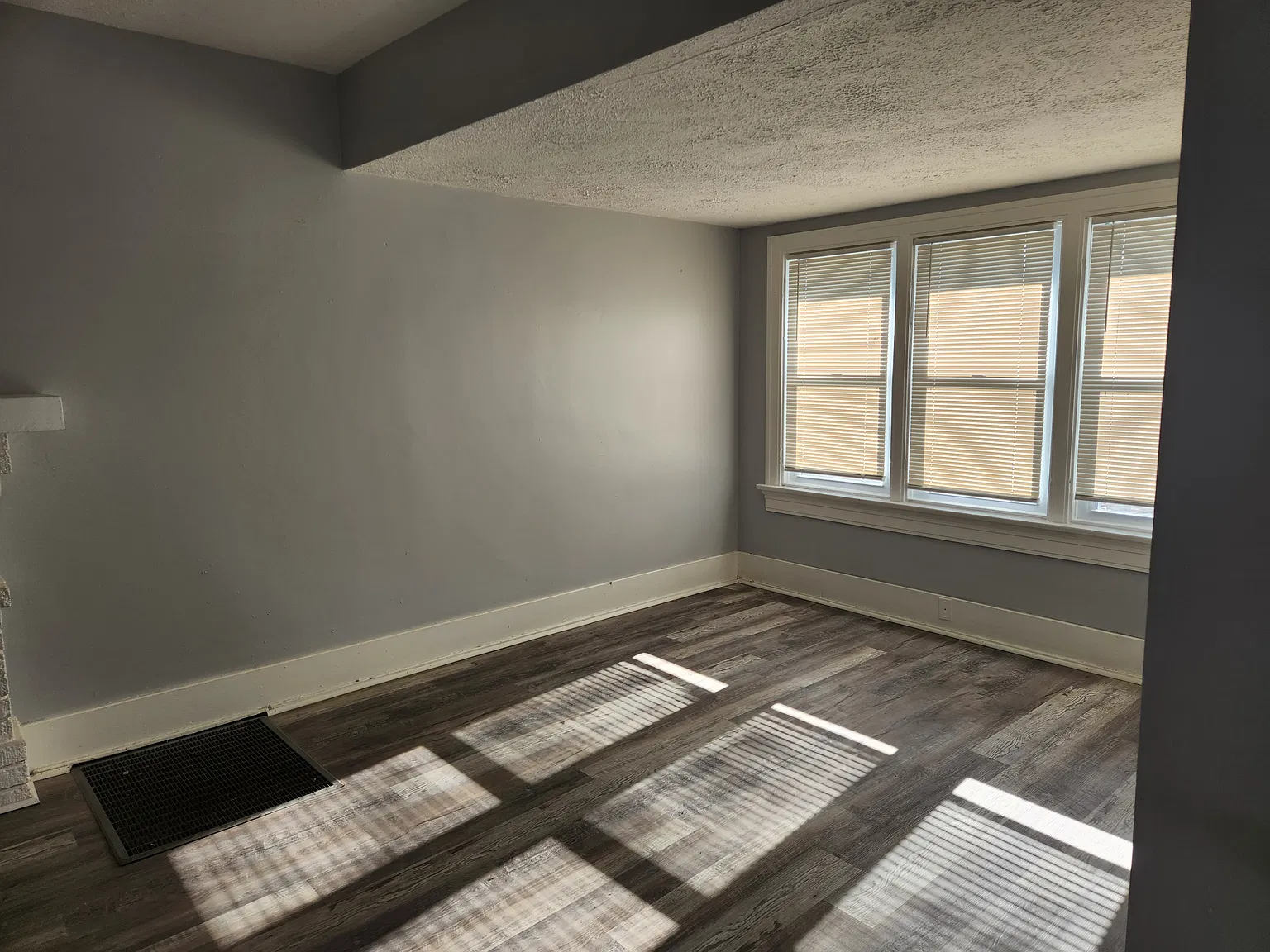 2 bed, 1200 sqft, $950 — Photo 3
