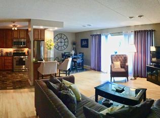 2632 Wagon Dr APT 1B, Alexandria, VA 22303