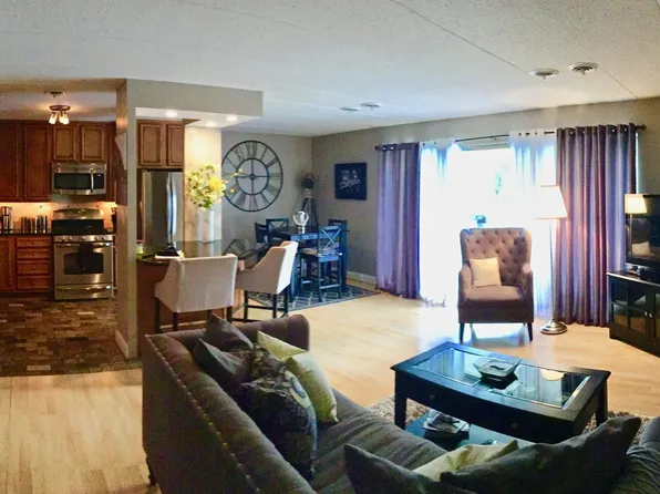 2632 Wagon Dr APT 1B, Alexandria, VA 22303