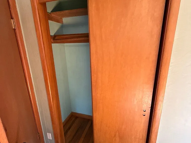 1043 Garlock St S — Photo 25