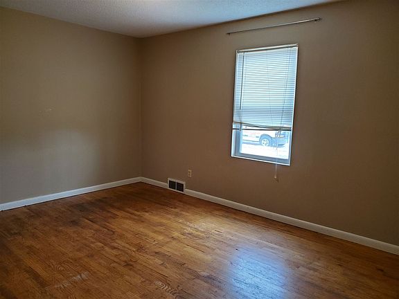 5th image of 506 E 20th St