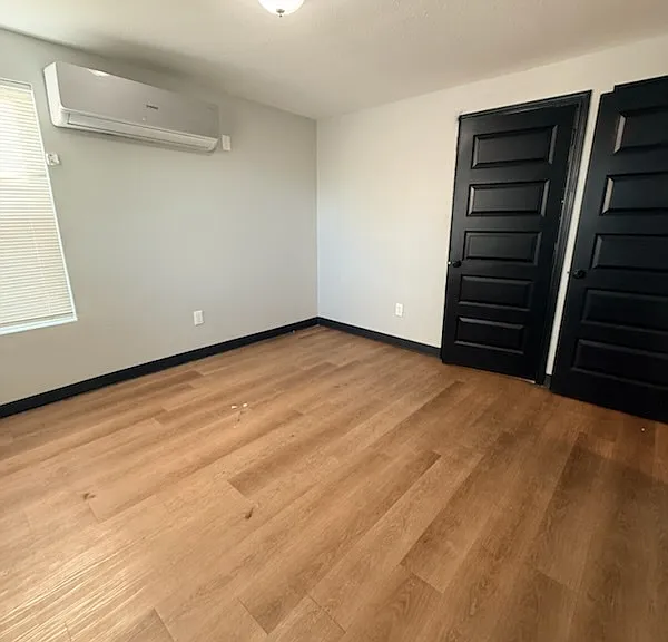 2308 Harlem St — Photo 7