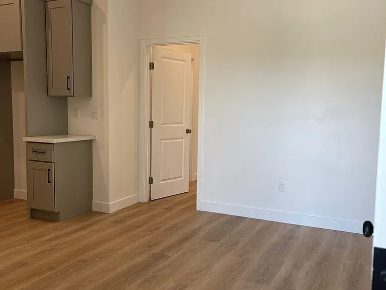 10160 Cunningham Ave — Photo 6