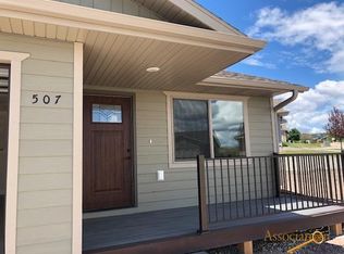 507 Topaz Ln, Rapid City, SD 57701