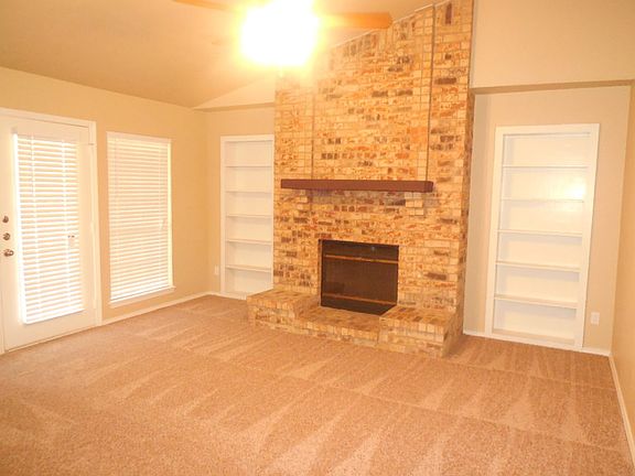 3rd image of 410 Chestnut Dr