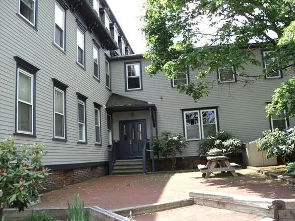 12 Walnut St APT 1, Natick, MA 01760