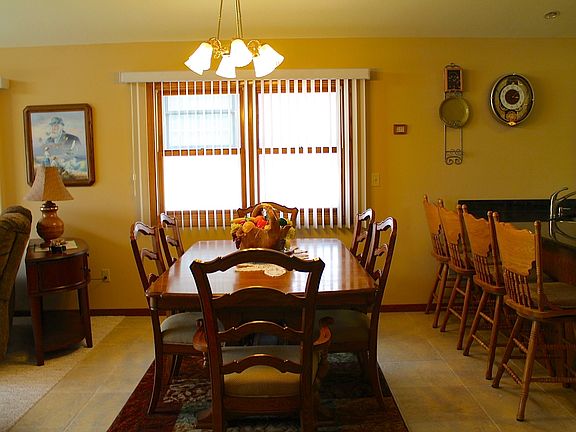 3rd image of 219 Crestview Dr #52