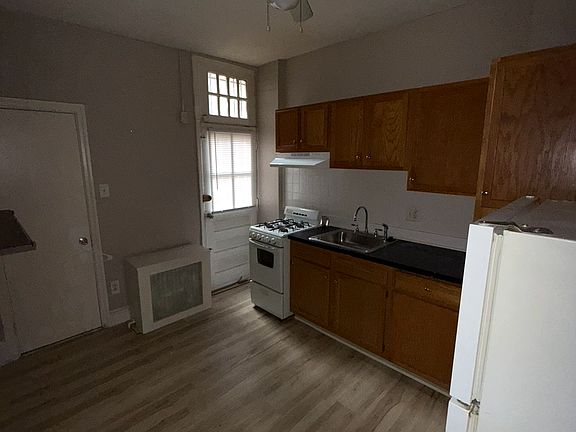 2nd image of 2237 Saint Albans St #1F