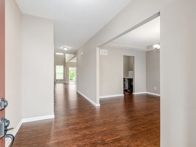 5642 Coventry Ct — Photo 9