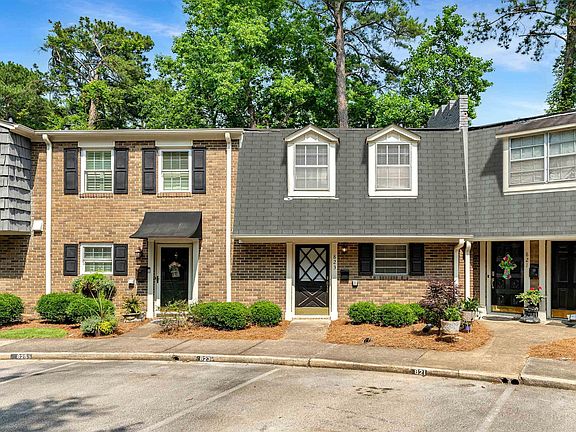 2nd image of 823 Vestavia Villa Ct #823