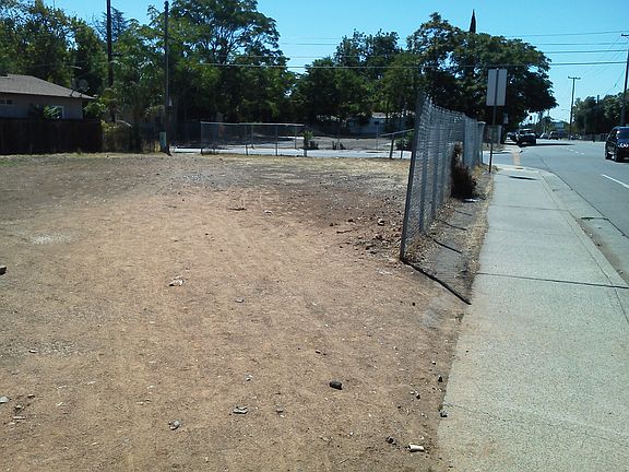 4th image of 3871 12th Ave