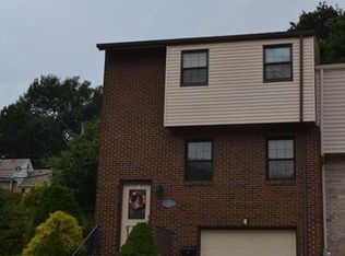 301 Clavale Dr, North Versailles, PA