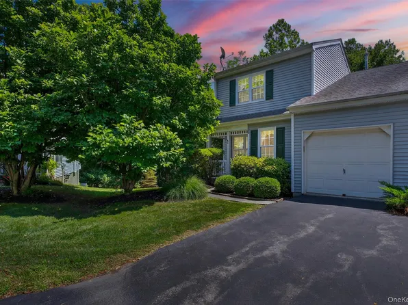 36 Tall Tree Lane, Poughkeepsie, NY 12601